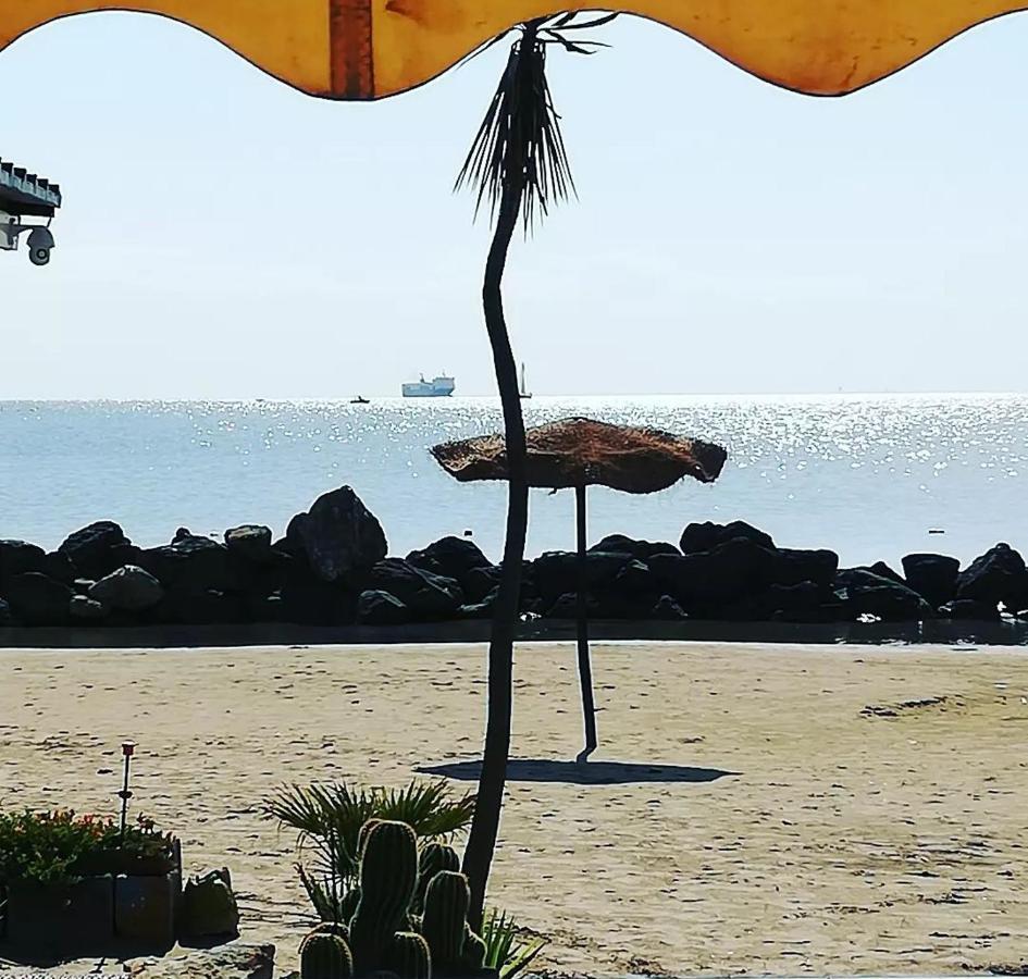 Un Passo Dal Mare E Dalla Citta. Ferienhaus Cagliari